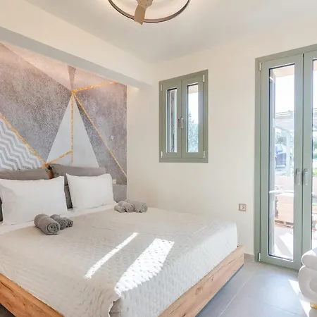 Assini Estate - Poolside & Seaview Getaways *