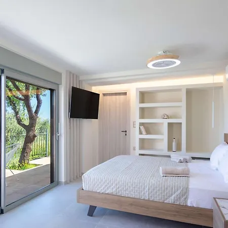 Assini Estate - Poolside & Seaview Getaways Апартаменты Корони