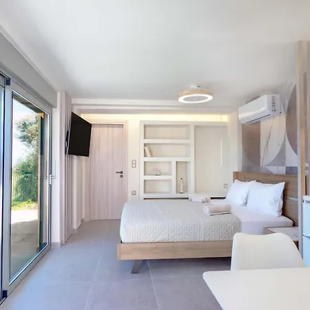 Апартаменты Assini Estate - Poolside & Seaview Getaways Корони