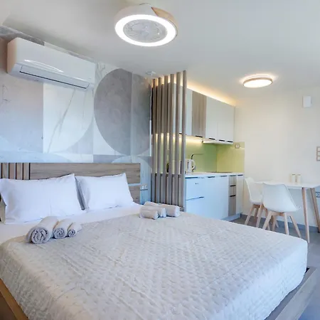 Апартаменты Assini Estate - Poolside & Seaview Getaways Корони