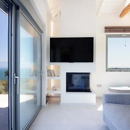 Апартаменты Assini Estate - Poolside & Seaview Getaways