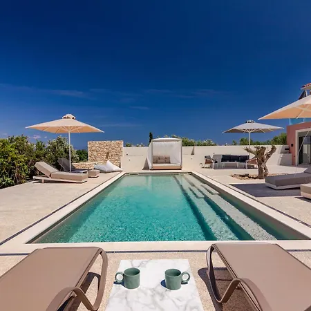 Апартаменты Assini Estate - Poolside & Seaview Getaways *