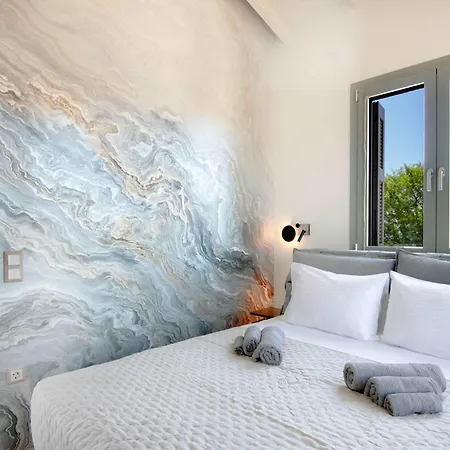 Assini Estate - Poolside & Seaview Getaways *